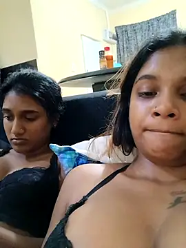 Indianqueen03 online show from 10-26-25, 08:48