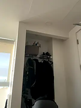 Snapshot of Your_Paris chatting on 11-16-25, 03:39 Your Paris online show from 11-16-25, 03:39