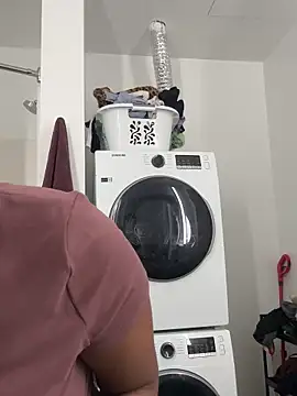 Snapshot of Your_Paris chatting on 12-13-25, 07:53 Your Paris online show from 12-13-25, 07:53