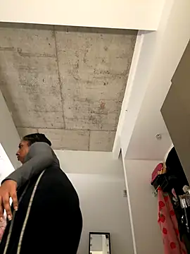 Snapshot of Your_Paris chatting on 12-16-25, 05:45 Your Paris online show from 12-16-25, 05:45