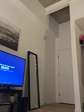 Snapshot of Your_Paris chatting on 01-13-26, 07:35 Your Paris online show from 01-13-26, 07:35