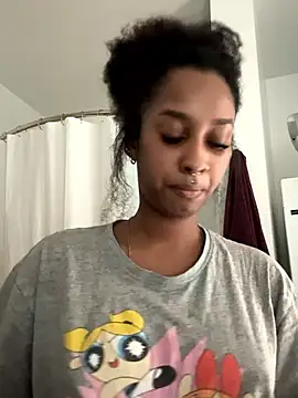 Snapshot of Your_Paris chatting on 01-14-26, 05:29 Your Paris online show from 01-14-26, 05:29