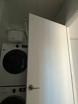 Snapshot of Your_Paris chatting on 01-16-26, 09:08 Your Paris online show from 01-16-26, 09:08