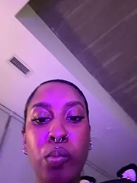 Snapshot of Your_Paris chatting on 01-18-26, 05:22 Your Paris online show from 01-18-26, 05:22