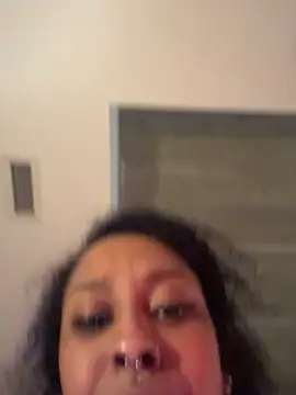 Snapshot of Your_Paris chatting on 02-03-26, 03:04 Your Paris online show from 02-03-26, 03:04