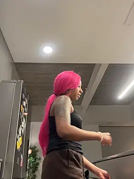 Snapshot of Your_Paris chatting on 02-09-26, 05:55 Your Paris online show from 02-09-26, 05:55