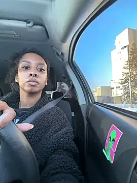 Snapshot of Your_Paris chatting on 02-19-26, 03:30 Your Paris online show from 02-19-26, 03:30