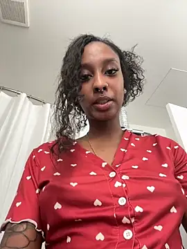 Snapshot of Your_Paris chatting on 02-20-26, 08:38 Your Paris online show from 02-20-26, 08:38