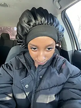 Snapshot of Your_Paris chatting on 02-20-26, 08:42 Your Paris online show from 02-20-26, 08:42