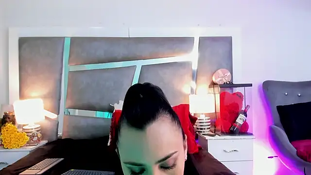 Evangeline Taylorr online show from 01-29-25, 01:17