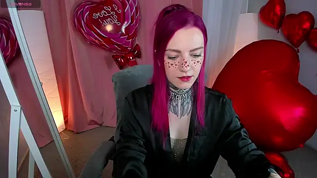 Roxy      online show from 02-14-25, 08:48