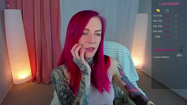 Roxy      online show from 03-16-25, 05:28