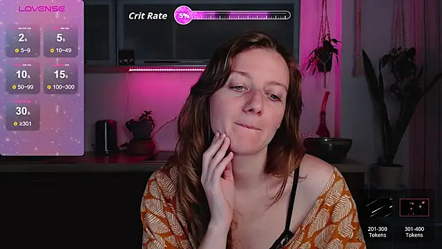 Snapshot of Elly_Helly chatting on 09-13-25, 07:57 Elly Helly online show from 09-13-25, 07:57