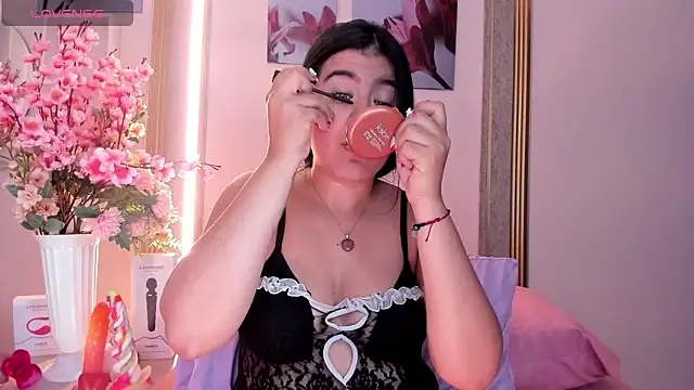 scarlet fostt  online show from 10-19-25, 10:38