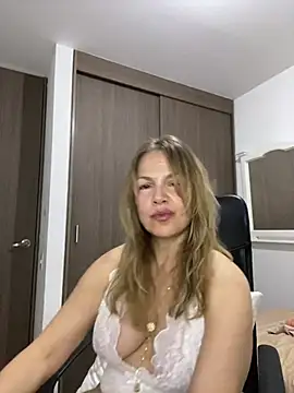 Leyna liu online show from 01-18-25, 02:47