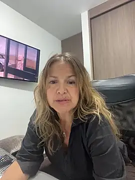 Leyna liu online show from 03-23-25, 03:10