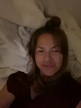 Leyna liu online show from 10-25-25, 07:16