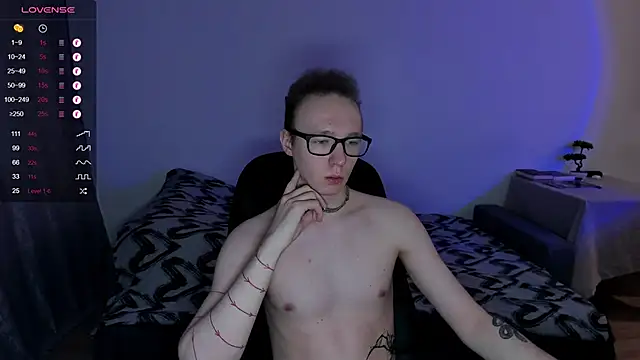 Snapshot of Alex_silents chatting on 12-14-24, 11:07 Alex silents online show from 12-14-24, 11:07