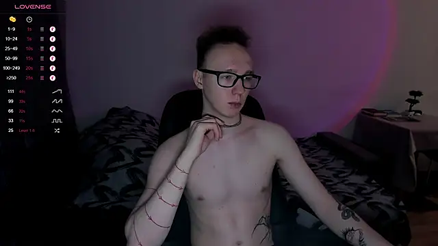 Snapshot of Alex_silents chatting on 01-09-25, 02:18 Alex silents online show from 01-09-25, 02:18