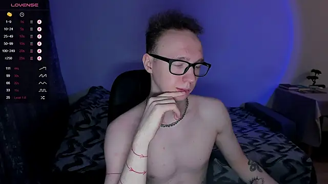 Snapshot of Alex_silents chatting on 01-11-25, 02:04 Alex silents online show from 01-11-25, 02:04