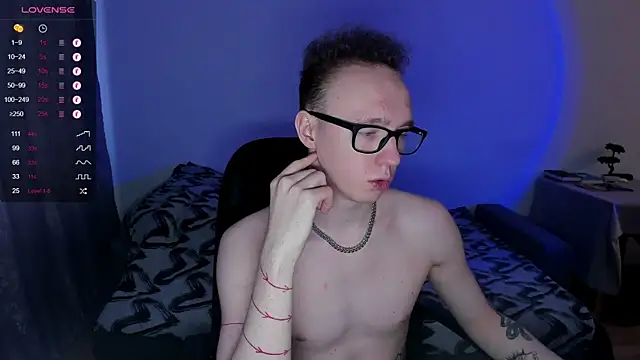 Snapshot of Alex_silents chatting on 01-14-25, 10:48 Alex silents online show from 01-14-25, 10:48