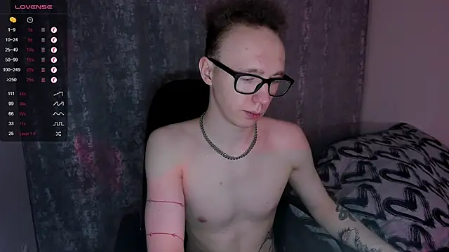 Snapshot of Alex_silents chatting on 01-15-25, 01:52 Alex silents online show from 01-15-25, 01:52