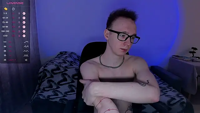 Snapshot of Alex_silents chatting on 01-17-25, 10:55 Alex silents online show from 01-17-25, 10:55