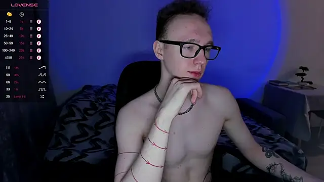 Snapshot of Alex_silents chatting on 01-18-25, 03:27 Alex silents online show from 01-18-25, 03:27