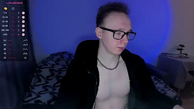 Snapshot of Alex_silents chatting on 01-19-25, 10:50 Alex silents online show from 01-19-25, 10:50