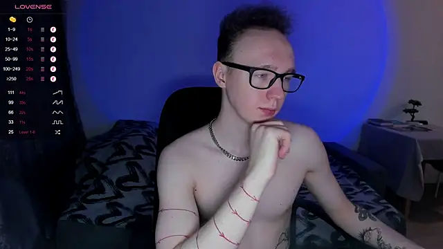 Snapshot of Alex_silents chatting on 01-19-25, 02:06 Alex silents online show from 01-19-25, 02:06