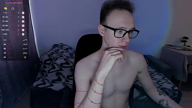 Snapshot of Alex_silents chatting on 01-26-25, 11:06 Alex silents online show from 01-26-25, 11:06