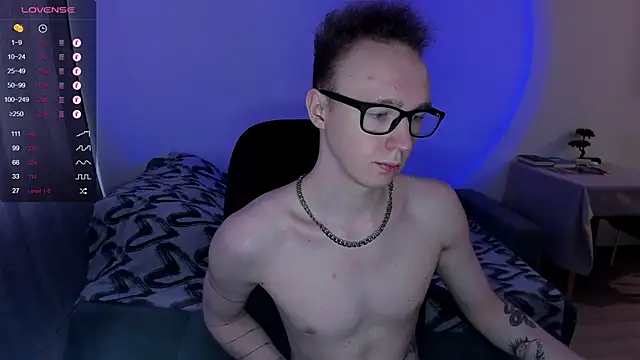 Snapshot of Alex_silents chatting on 01-27-25, 10:38 Alex silents online show from 01-27-25, 10:38