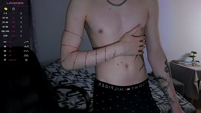 Snapshot of Alex_silents chatting on 02-02-25, 02:13 Alex silents online show from 02-02-25, 02:13