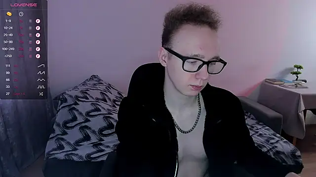 Snapshot of Alex_silents chatting on 02-03-25, 11:09 Alex silents online show from 02-03-25, 11:09