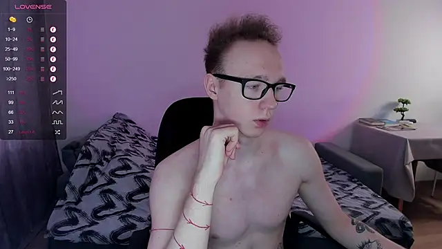 Snapshot of Alex_silents chatting on 02-04-25, 10:43 Alex silents online show from 02-04-25, 10:43