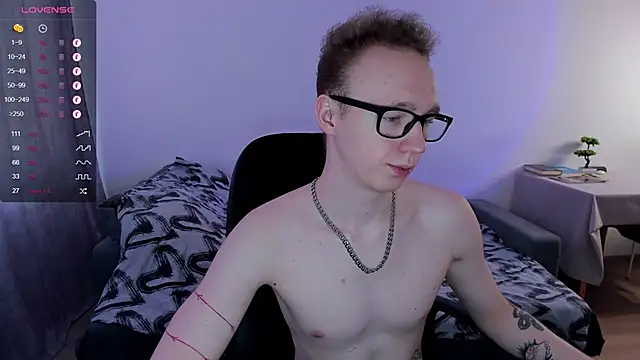 Snapshot of Alex_silents chatting on 02-05-25, 10:41 Alex silents online show from 02-05-25, 10:41