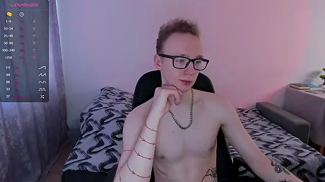 Snapshot of Alex_silents chatting on 02-08-25, 10:50 Alex silents online show from 02-08-25, 10:50