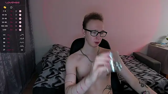 Snapshot of Alex_silents chatting on 02-08-25, 01:54 Alex silents online show from 02-08-25, 01:54