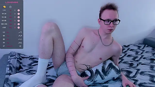 Snapshot of Alex_silents chatting on 02-18-25, 10:05 Alex silents online show from 02-18-25, 10:05