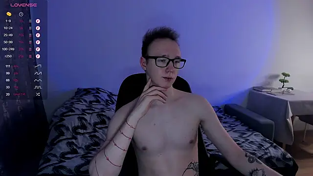 Snapshot of Alex_silents chatting on 02-23-25, 01:10 Alex silents online show from 02-23-25, 01:10