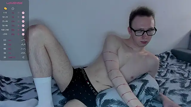 Snapshot of Alex_silents chatting on 02-25-25, 01:06 Alex silents online show from 02-25-25, 01:06