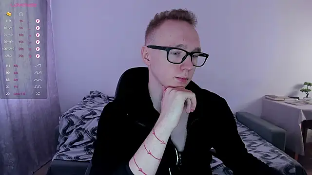 Snapshot of Alex_silents chatting on 03-02-25, 09:31 Alex silents online show from 03-02-25, 09:31