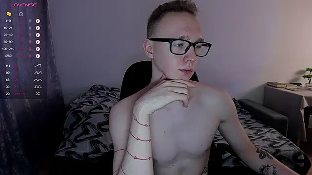 Snapshot of Alex_silents chatting on 03-03-25, 01:09 Alex silents online show from 03-03-25, 01:09