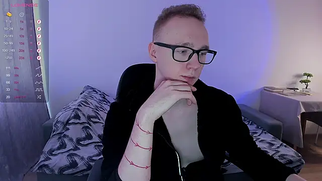 Snapshot of Alex_silents chatting on 03-04-25, 10:35 Alex silents online show from 03-04-25, 10:35