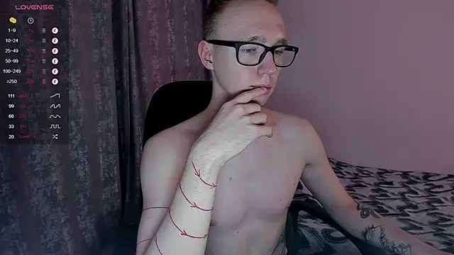 Snapshot of Alex_silents chatting on 03-07-25, 04:11 Alex silents online show from 03-07-25, 04:11