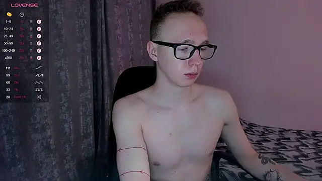 Snapshot of Alex_silents chatting on 03-08-25, 05:28 Alex silents online show from 03-08-25, 05:28