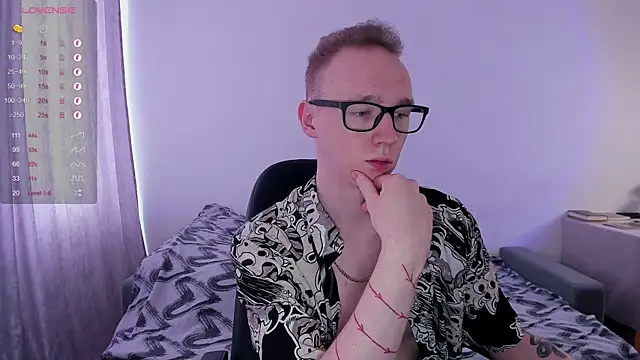 Snapshot of Alex_silents chatting on 03-11-25, 10:07 Alex silents online show from 03-11-25, 10:07