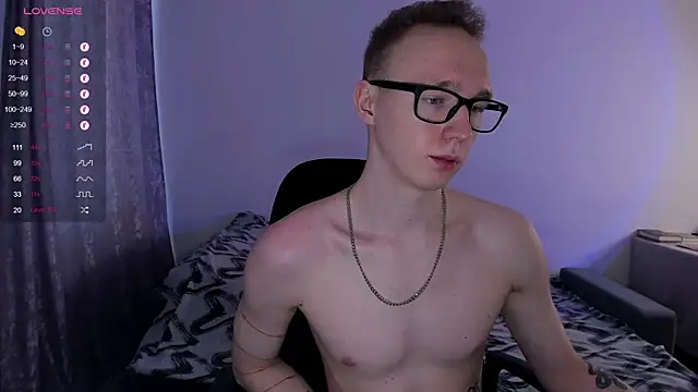 Snapshot of Alex_silents chatting on 03-11-25, 01:12 Alex silents online show from 03-11-25, 01:12