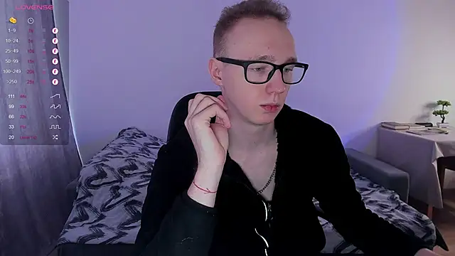 Snapshot of Alex_silents chatting on 03-12-25, 10:05 Alex silents online show from 03-12-25, 10:05