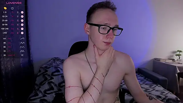 Snapshot of Alex_silents chatting on 03-16-25, 04:23 Alex silents online show from 03-16-25, 04:23